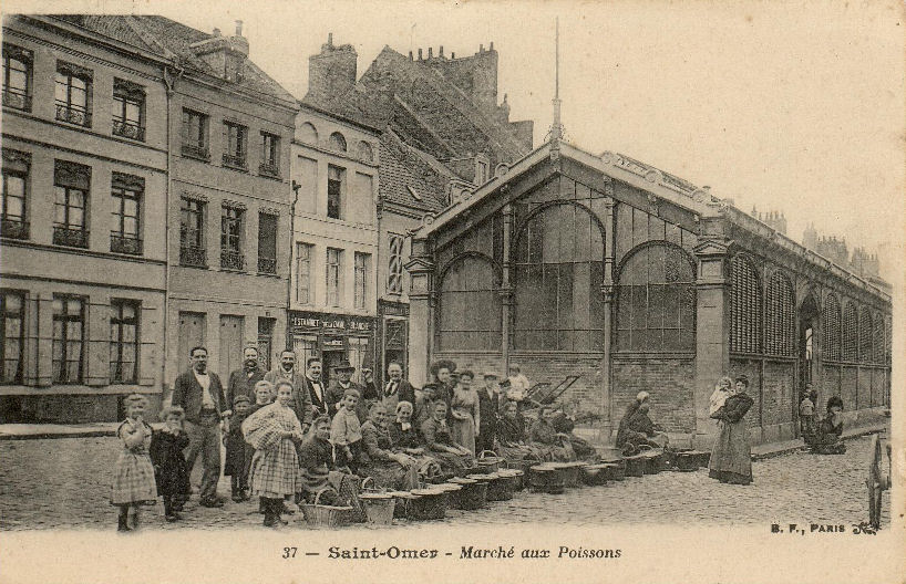 Ici à l'arrière des halles de monbreuses personnes s'installaient pour y vendre leurs poissons,